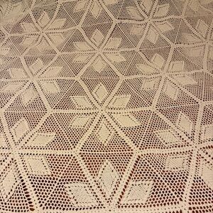 Crochet Lace Coverlet in Cream-Twin
